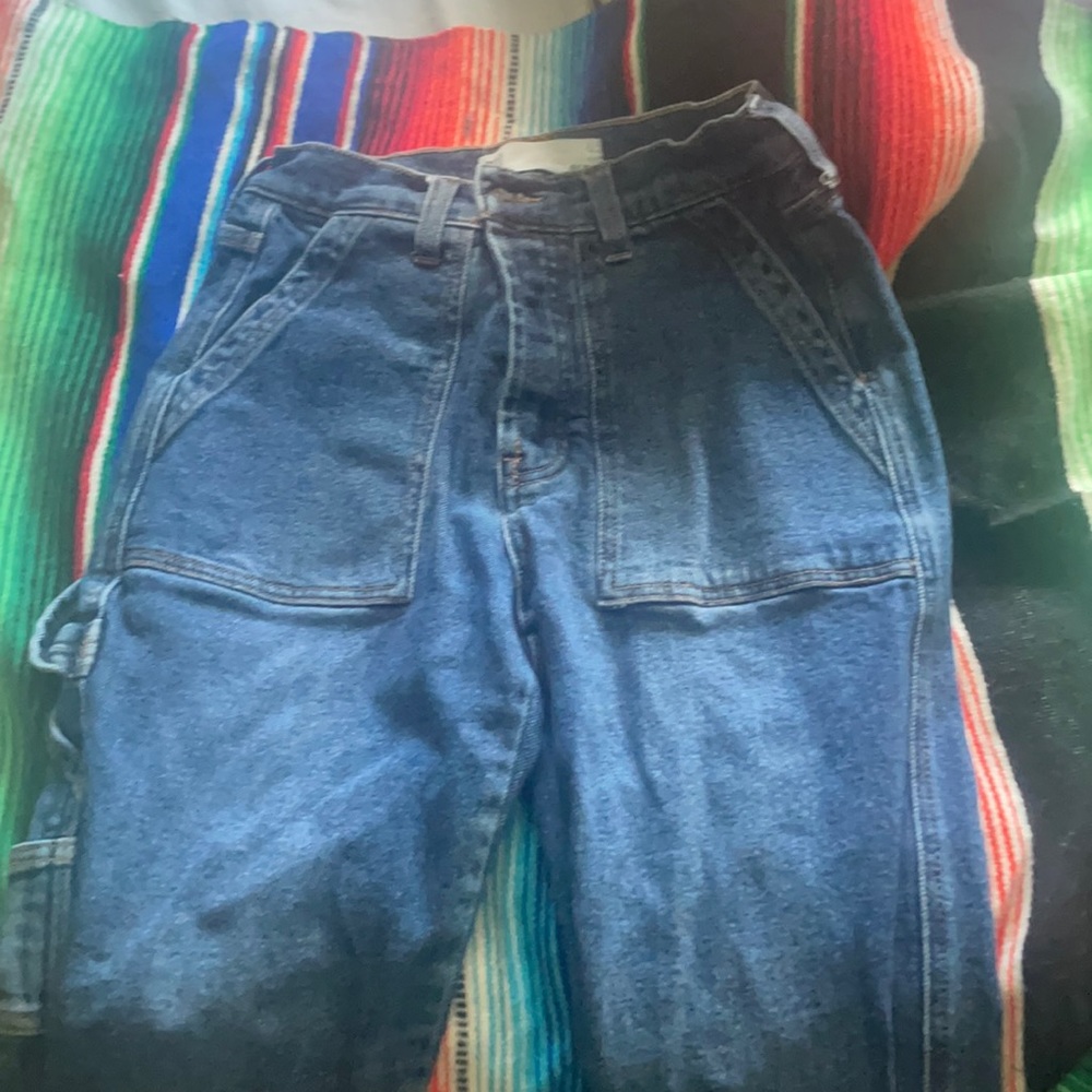 I am selling cause they don’t fit me no more